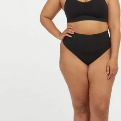 Spanx EcoCare Seamless Shaping - String - Kleur Zwart - Maat M -Badmode Winkel 420x840