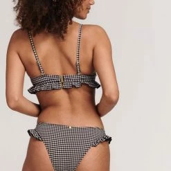 SHIWI Romy Ruffle Dames Bikini Zwart - Maat 40 -Badmode Winkel 491x840 1