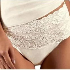 Nina Von C Dames Slip Kant Biologisch Katoen - 38 - Champagne -Badmode Winkel 550x359 2