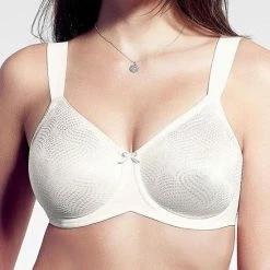 Triumph Essential Minimizer WX Beha - Vanille - Maat E90 -Badmode Winkel 550x550 23