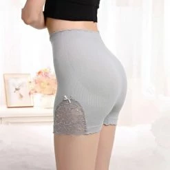 Wow Peach - Seamless Lace Padded Buttlift Short - Corrigerend Ondergoed - Shaping Broekje - Comfort Short - Zwart - One Size -Badmode Winkel 550x550 277