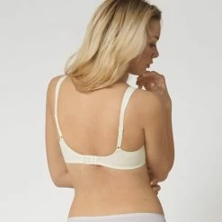 Triumph Essential Minimizer WX Beha - Vanille - Maat E90 -Badmode Winkel 550x609