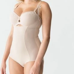 PrimaDonna Twist Corrigerend Ondergoed Body A La Folie Caffé Latte - Maat 44 36 PrimaDonna Twist Corrigerend Ondergoed Body A La Folie Caffé Latte - Maat 44 -Badmode Winkel 550x705 1