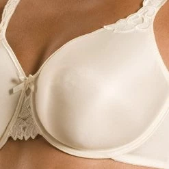 Chantelle - Hedona - BH Beugel - C20310 - Ivoire - E85/100 12 Chantelle - Hedona - BH Beugel - C20310 - Ivoire - E85/100 -Badmode Winkel 550x733 15