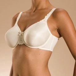 Chantelle - Hedona - BH Beugel - C20310 - Ivoire - E85/100 13 Chantelle - Hedona - BH Beugel - C20310 - Ivoire - E85/100 -Badmode Winkel 550x733 16