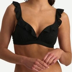 Beachlife Black Embroidery Ruffle Bikinitop Met Voorgevormde Cups En Beugel - Dames - Maat 70D -Badmode Winkel 550x772 2