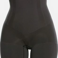 Spanx OnCore High Waisted Mid Thigh Short - Zwart - Maat M -Badmode Winkel 550x778 3
