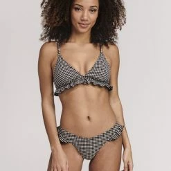 SHIWI Romy Ruffle Dames Bikini Zwart - Maat 40 -Badmode Winkel 550x793 17