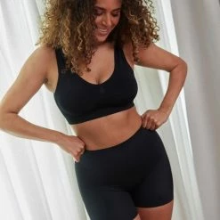 MAGIC Bodyfashion Comfort Short Zwart Vrouwen - Maat XL -Badmode Winkel 550x825 2