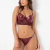 Merkloos Leer Lingerie Setje - Voorgevormde Beugel Bh Set - Shiny Straps - Glanzende Banden - Beha Slipje Set - Uitdagende Ondergoed Set -Badmode Winkel 550x825 95